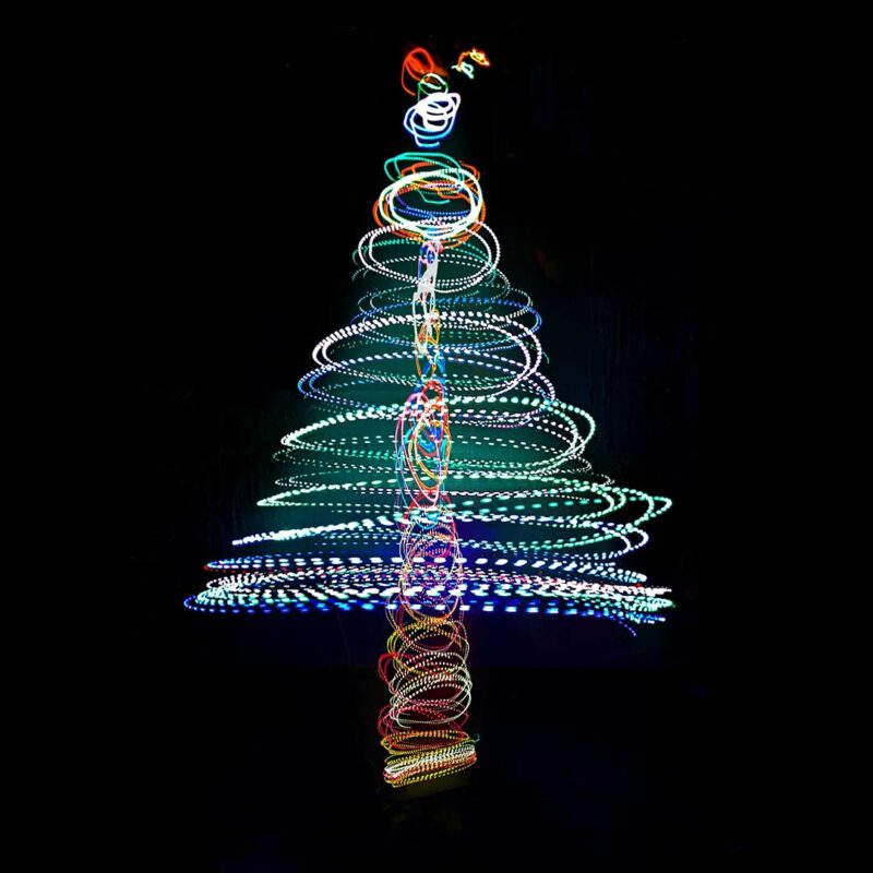 Weihnachtsbaum mit Licht gemalt